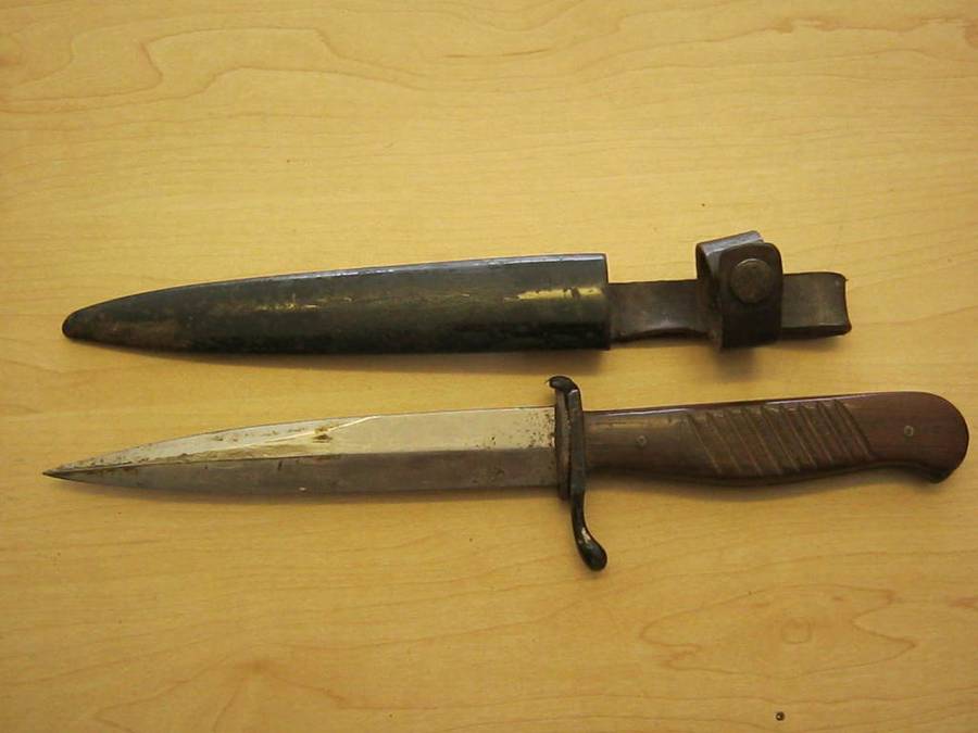 WW 1 German trench knife complete with scabbard.